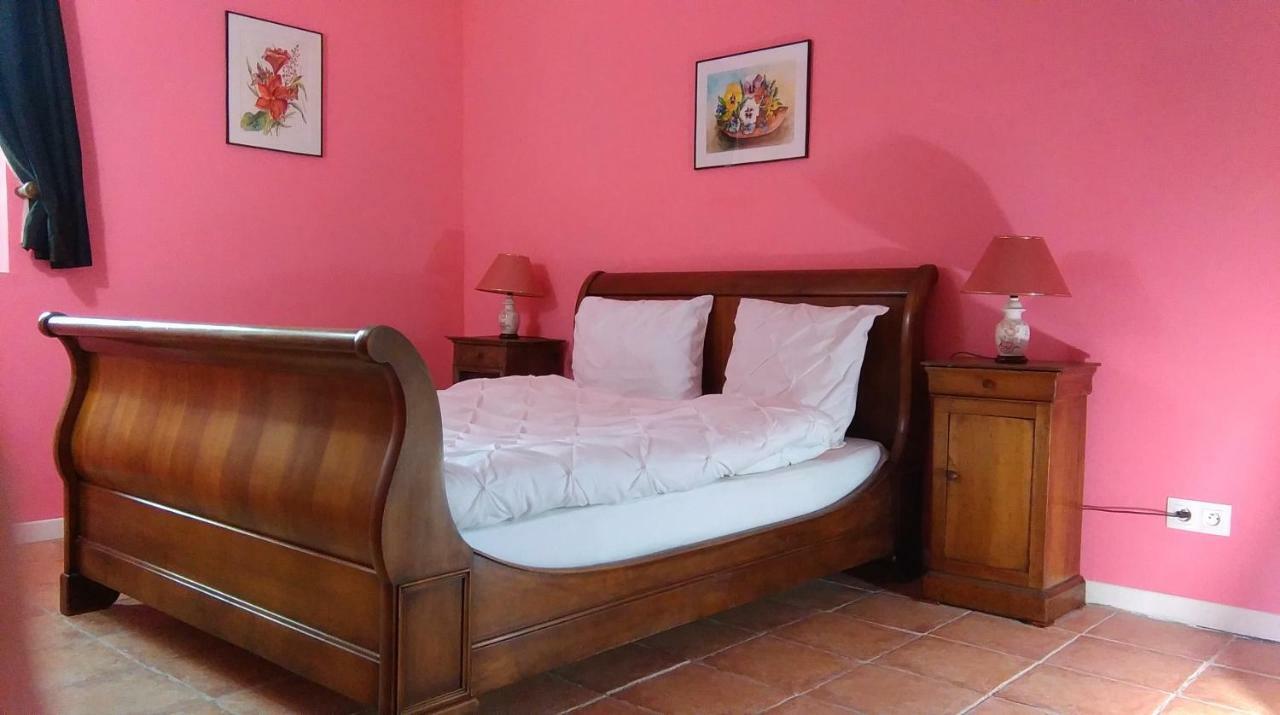 Le Douitel Bed & Breakfast Roncey Exterior photo