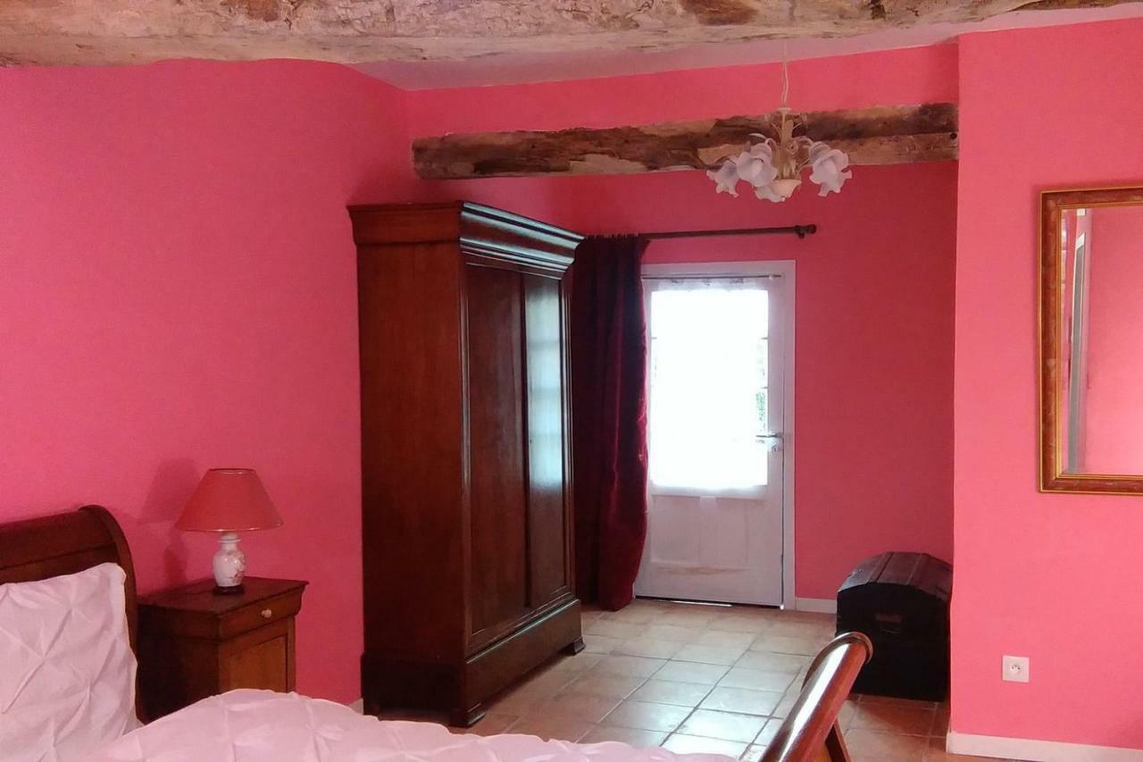 Le Douitel Bed & Breakfast Roncey Exterior photo